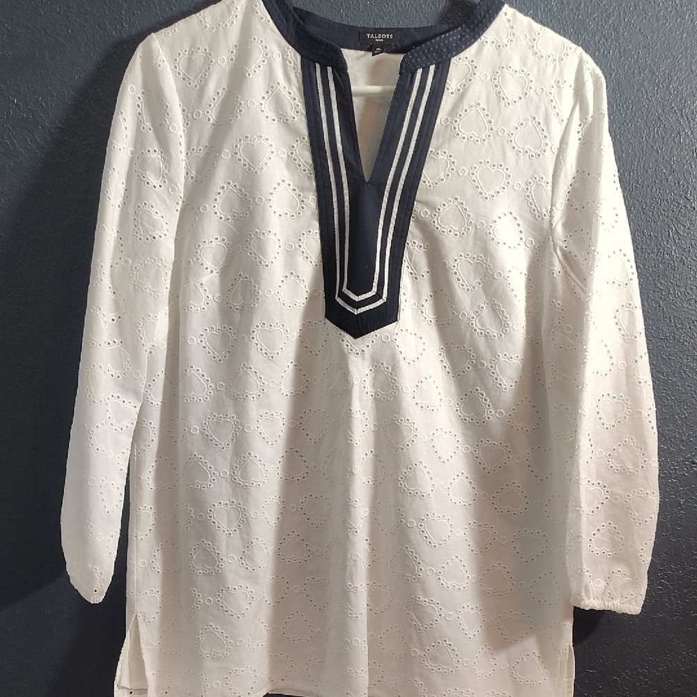 Talbots White Elegant Luxury Preppy Eyelet Tunic with Navy Trim V-Neck